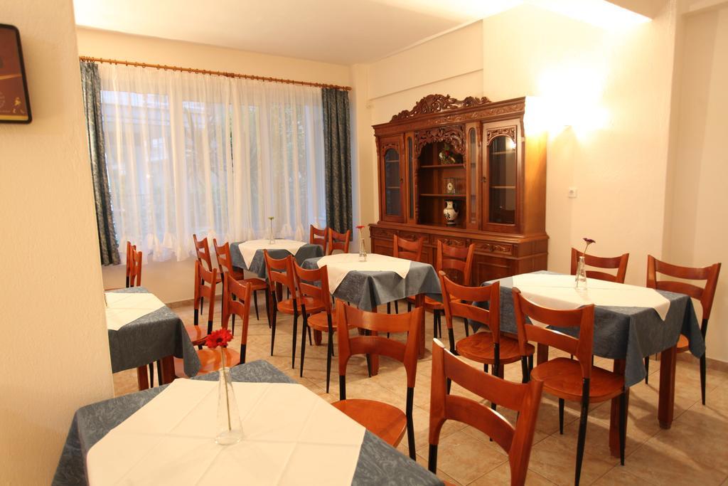 Hotel Alexandros Неи Порои Екстериор снимка