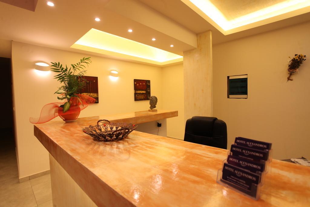 Hotel Alexandros Неи Порои Екстериор снимка