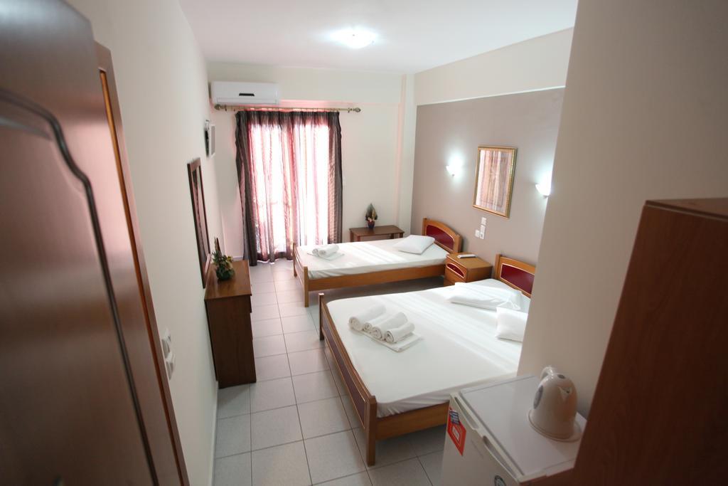 Hotel Alexandros Неи Порои Стая снимка
