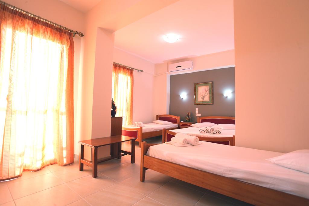 Hotel Alexandros Неи Порои Стая снимка